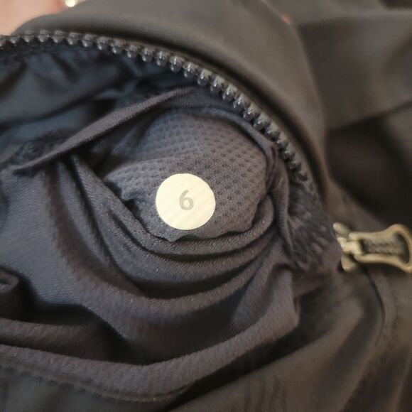 Lululemon Hooded Windbreaker Light Active Navy Blue Dot Print Women Sz 6 Jacket - Picture 11 of 12